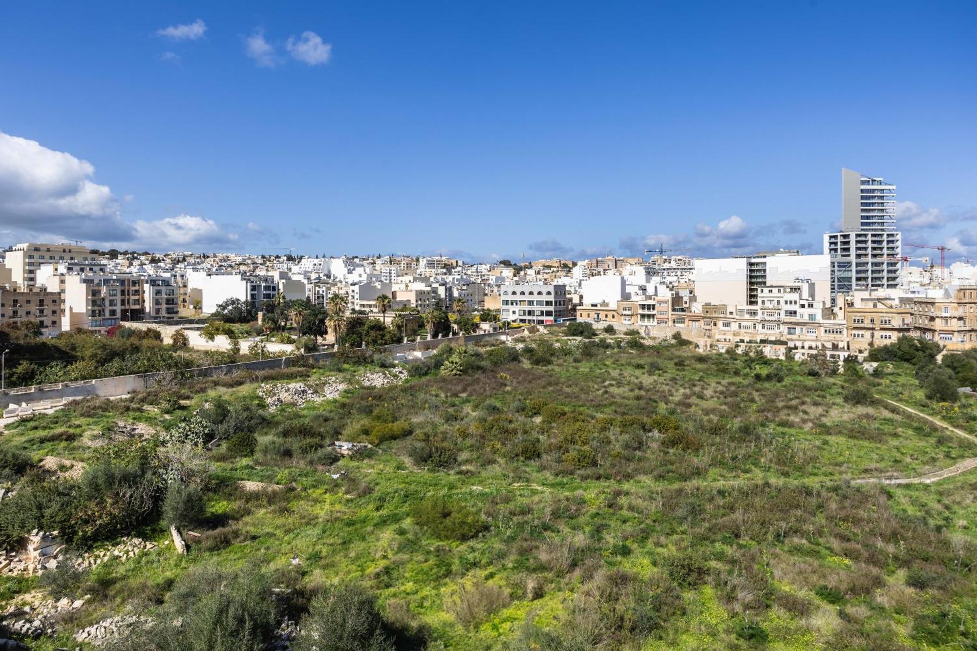 The Cube - Designer Finished Studio Penthouse By Sf Homes Gzira Luaran gambar