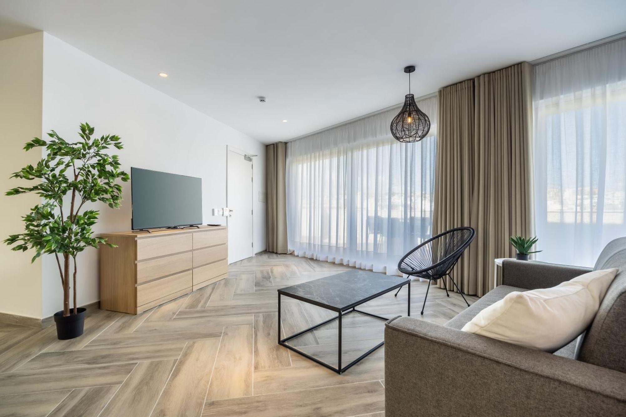 The Cube - Designer Finished Studio Penthouse By Sf Homes Gzira Luaran gambar