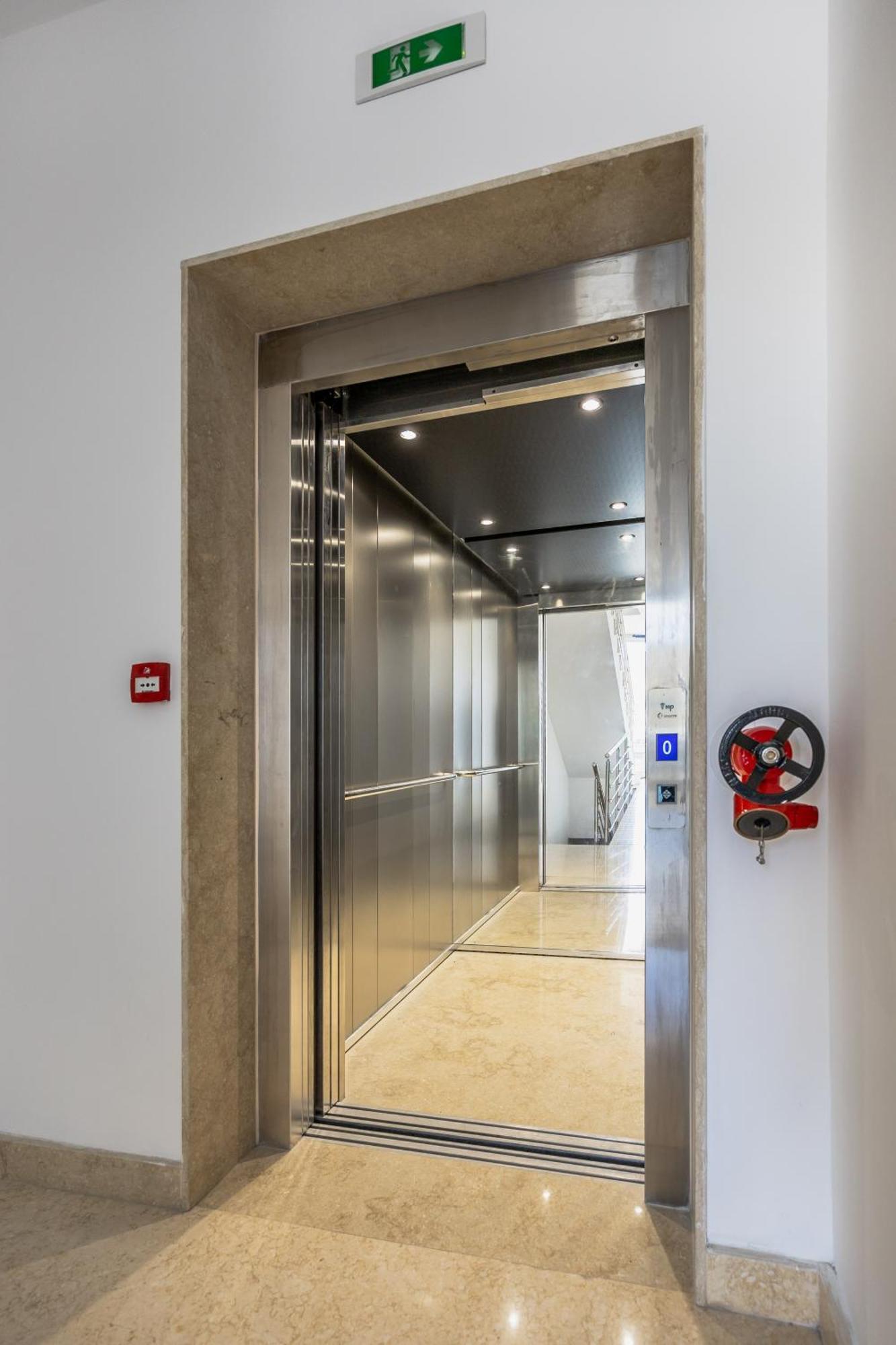The Cube - Designer Finished Studio Penthouse By Sf Homes Gzira Luaran gambar